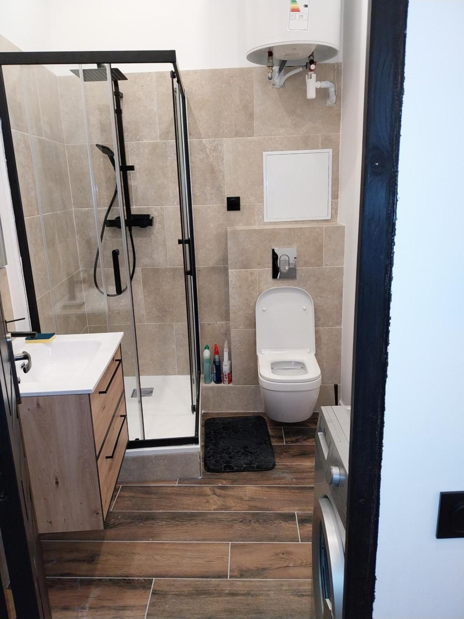 Hypercentre, Refait A Neuf Appartement Aubagne